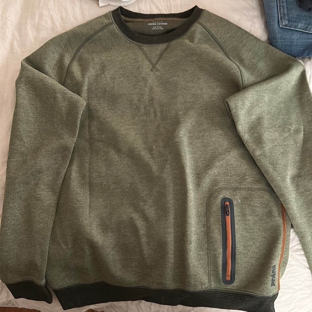 Prana polyester sweatshirt with zipper pocket